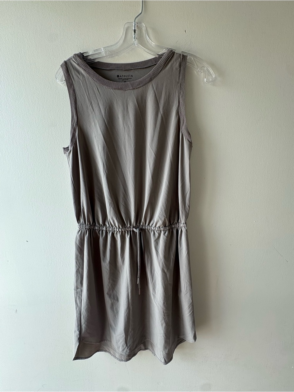 Athlete Rincon Dress in Silver grey Size XS silky fabric lightweight - Picture 2 of 9